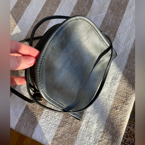 Vintage ‘99 COACH Abbie Black Leather Crossbody Bag Style No L9V-9017 - Picture 6 of 16